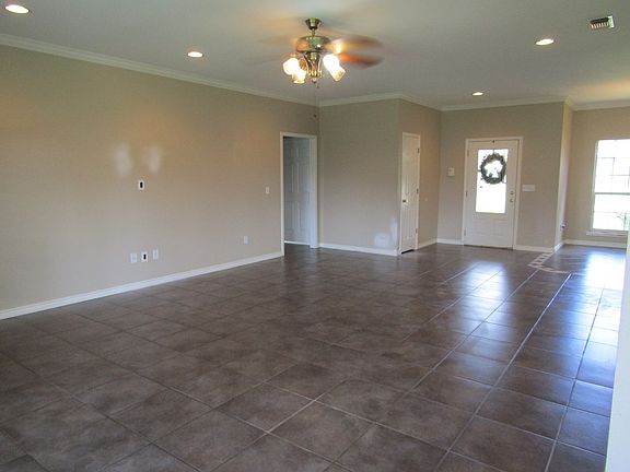 5th image of 385 Ashwood Bnd