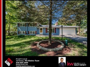 3S038 Glen Dr N, Warrenville, IL 60555