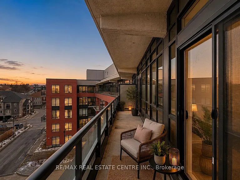 1010 Dundas St E #Penthouse 17 — Photo 32