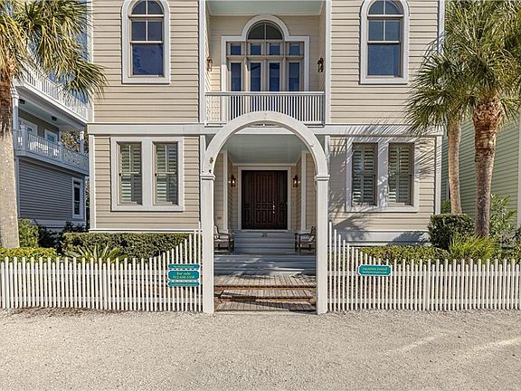 4th image of 20 Coast Cottage Ln