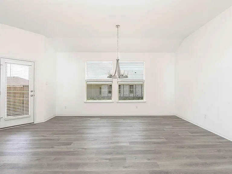220 Tanda Ln — Photo 6