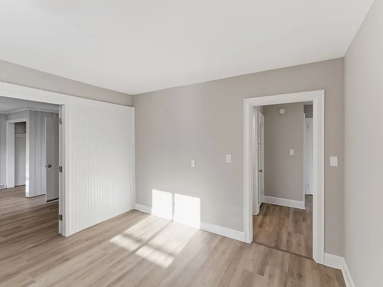 2405 Greenland Ave — Photo 11