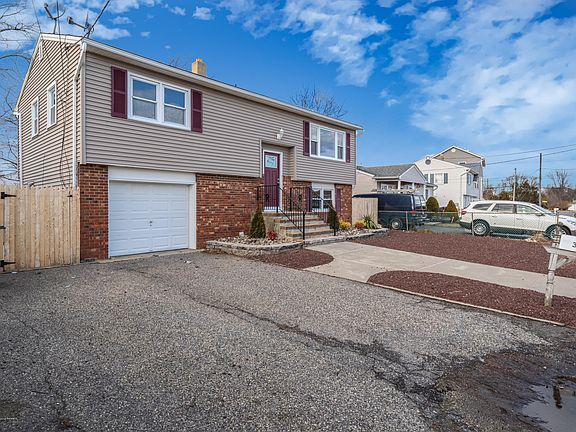 2nd image of 3150 Oceanic Dr