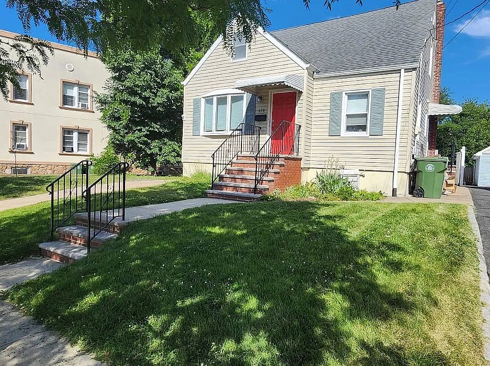 1st image of 1019 W Blancke St