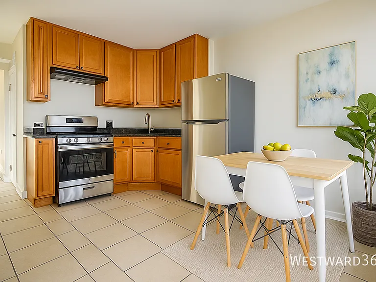 1141 S Francisco Ave #3B — Photo 5