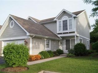 720 Regency Park Dr, Crystal Lake, IL 60014