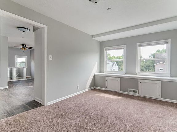 3rd image of 2219 N River Blvd
