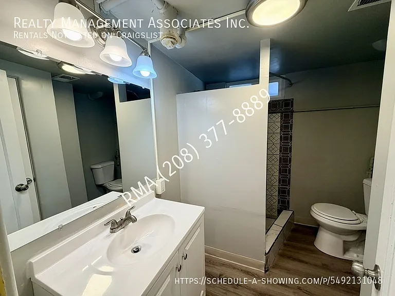 123 S Holly St #B — Photo 6