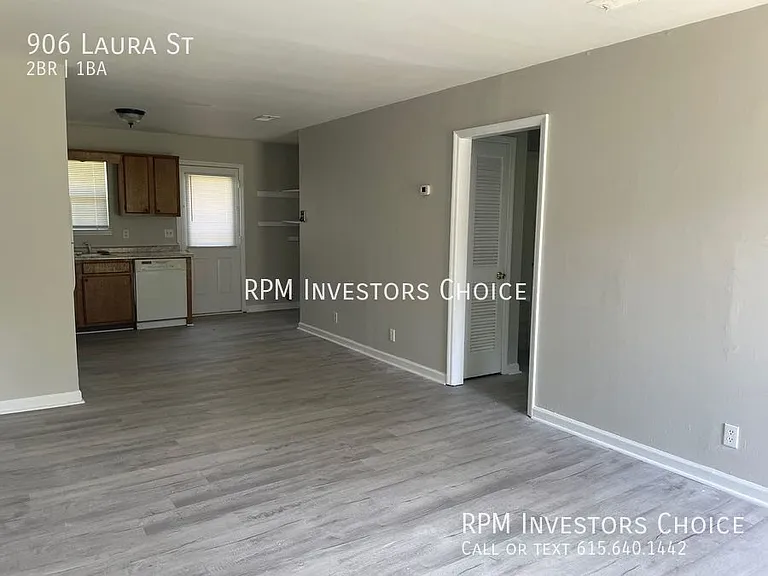 906 Laura St — Photo 5