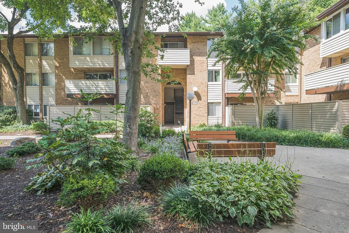2 bed, 1050 sqft, $2,000 — Photo 1
