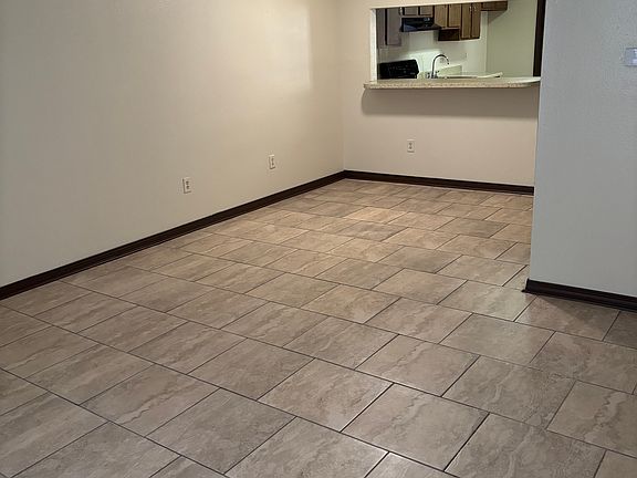 4th image of 4121 Lac Bienville Dr APT A
