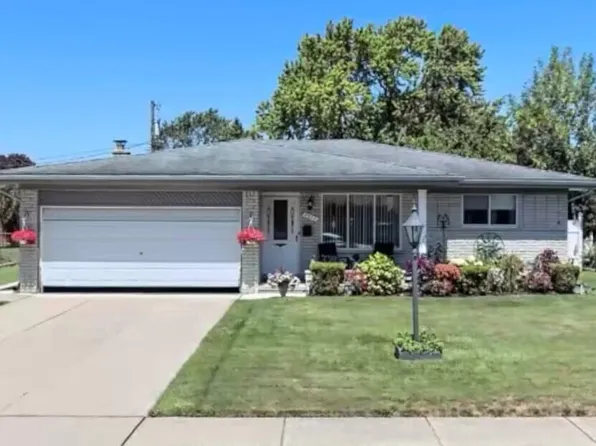 8627 Independence Dr, Sterling Heights, MI 48313