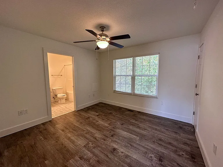 Fox Springs Condos — Photo 56