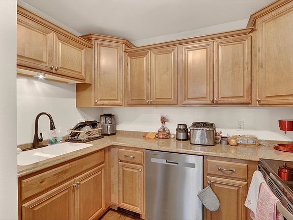 4th image of 2929 Sunnyside 303a Dr