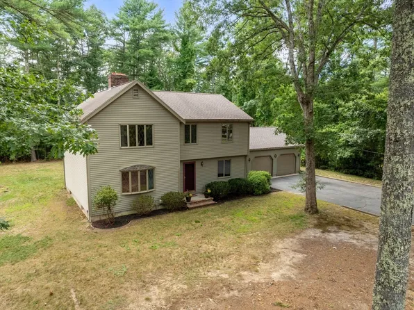 9 Randall Rd, Rochester, MA 02770