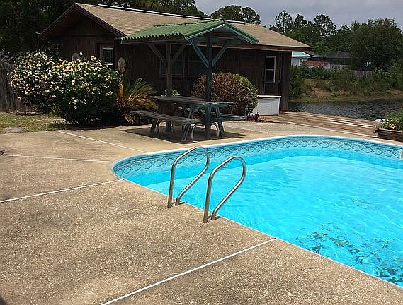  Pool and (14' x 21') shed