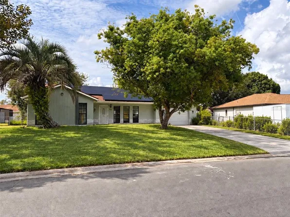 42 WAGON CIRCLE, KISSIMMEE, FL 34743