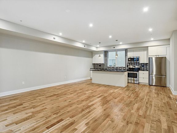 2nd image of 2633 Annin St #3