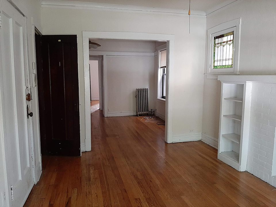 1st image of 4846 N Rockwell St #1F