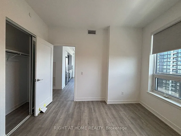5105 Hurontario St #2905 — Photo 27
