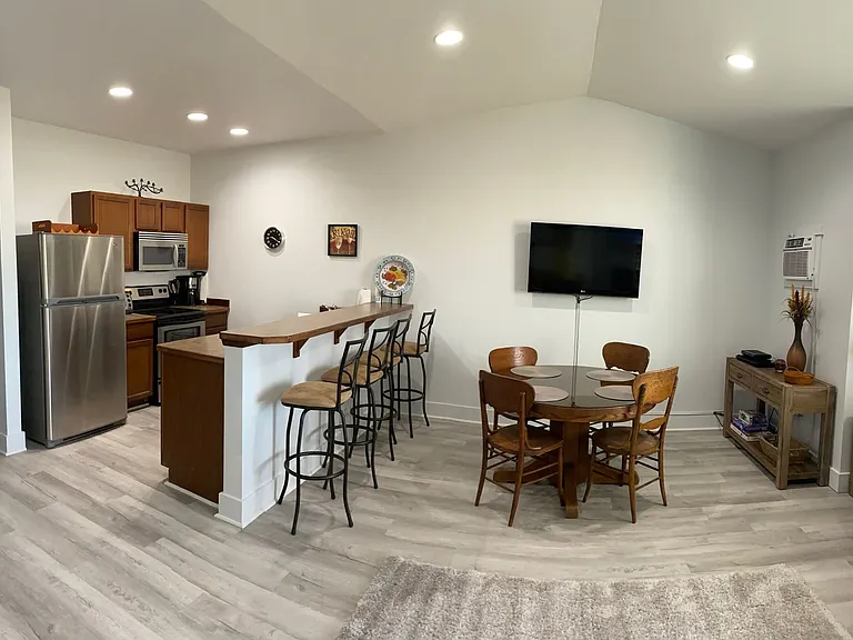 4376 Brookside Ln — Photo 2