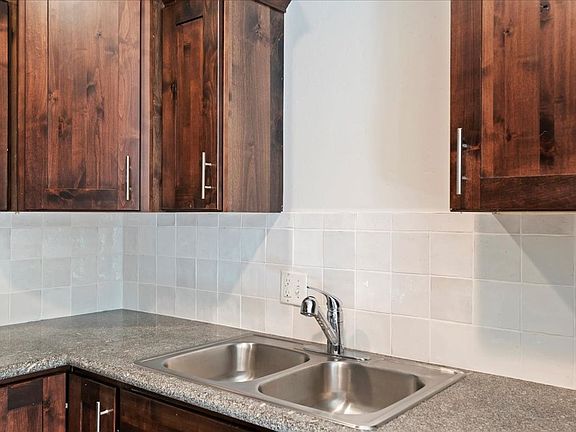 4th image of 2607 N Lancaster Dr #203