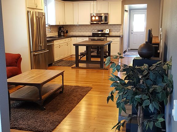 Living room / Kitchen