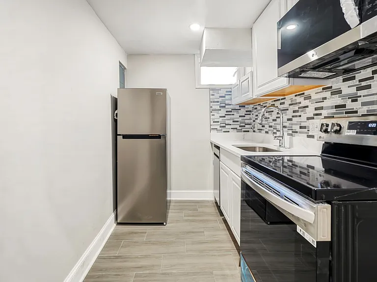 5204 Lackawanna St — Photo 27