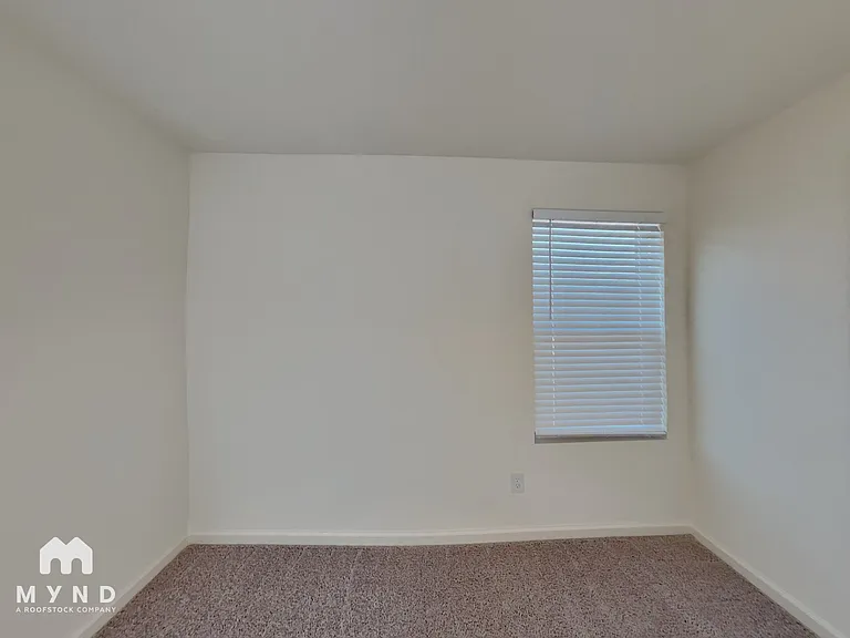 119 Saginaw Ct — Photo 14