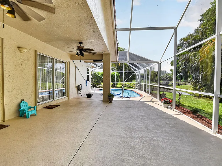 10065 Camelback Ln — Photo 43