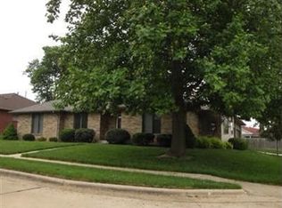 1542 E Powell St, Springfield, MO 65804