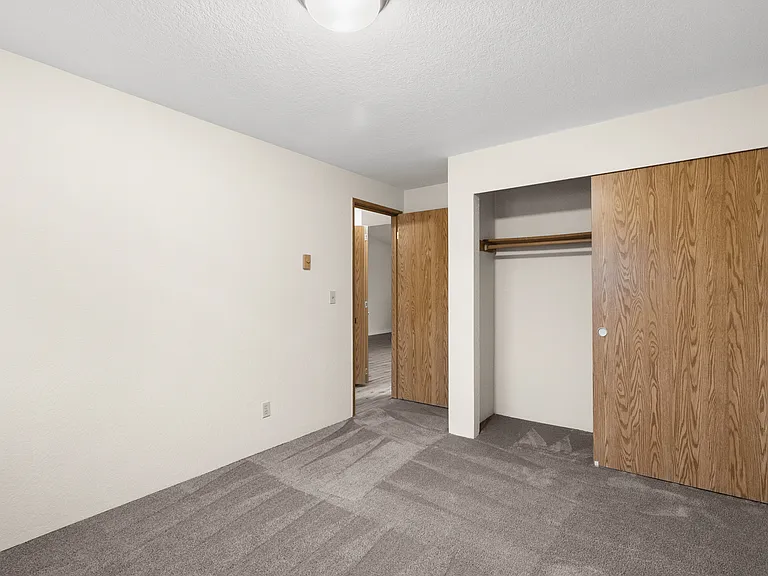 2 Bed 1 Bath Grand - 900 Sq Ft 2 Bed 1 Bath Grand - 900 Sq Ft