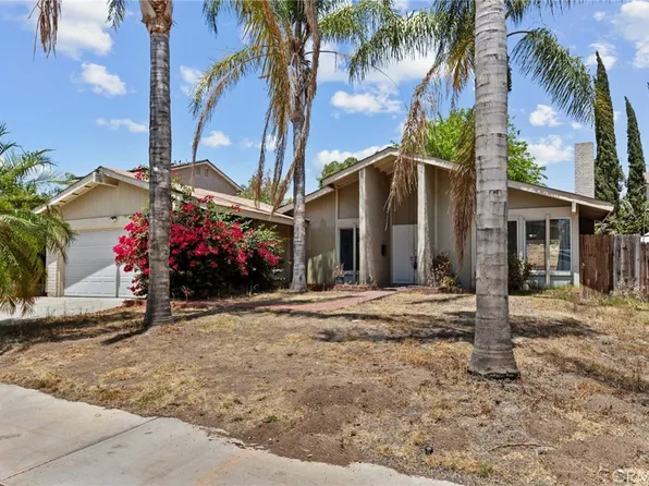 22737 Festividad Dr, Santa Clarita, CA 91354