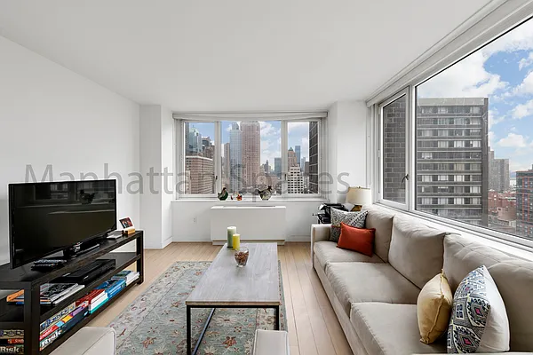 Rented by Manhattan Spaces | media 22