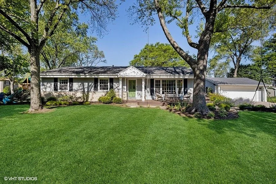 1304 N Hickory Ave photo 1