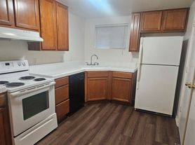 1102 E Hedges Ave, 101