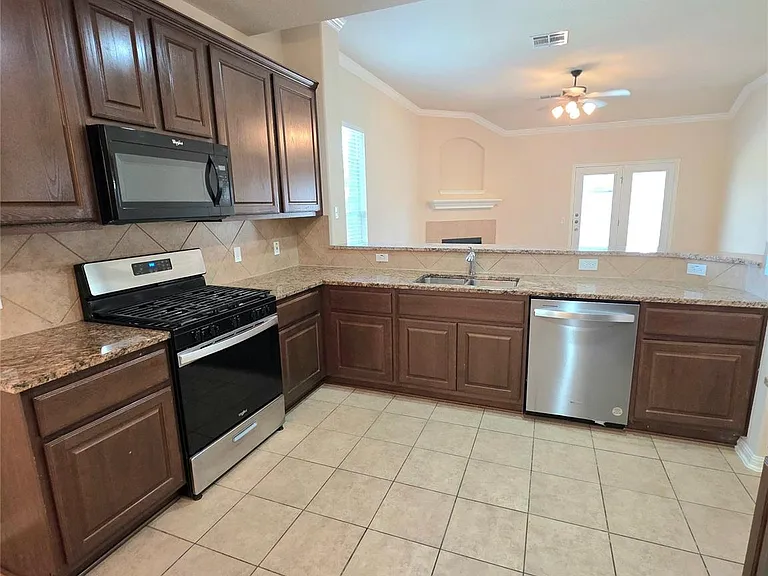 2215 Conway Cv — Photo 9