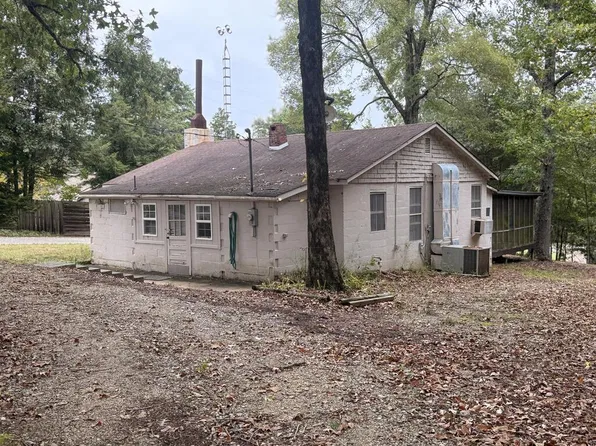 2955 Sales Landing Rd, Camden, TN 38320