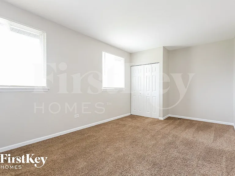 803 Blackhawk Dr — Photo 12