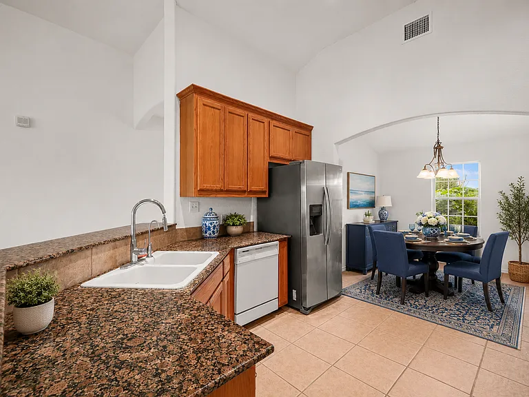 725 Cimarron Sq — Photo 6