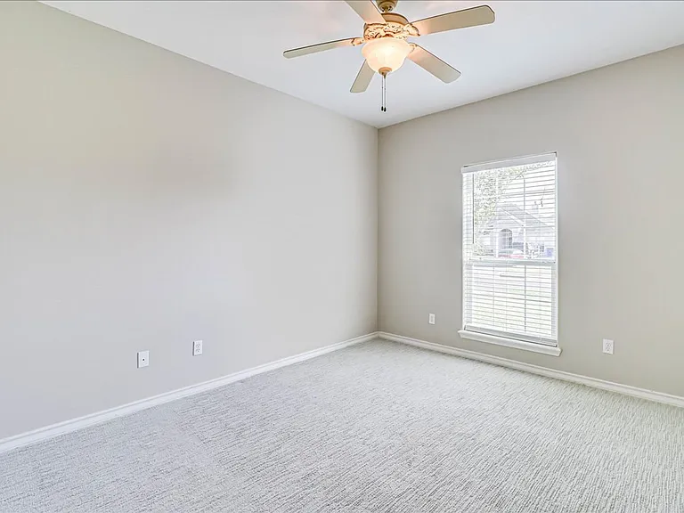 5810 Aava — Photo 39