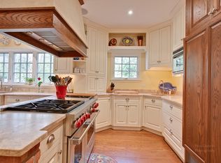 1130 Ashley Rd, Lake Forest, IL 60045