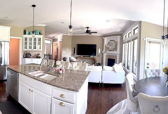 4th image of 1703 NE Chapel Woods Dr