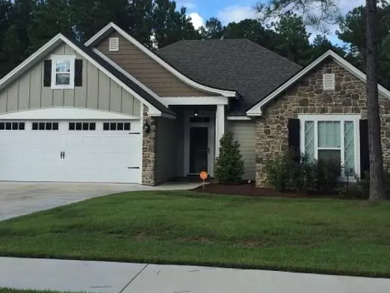 4347 Kenilworth Cir — Photo 1