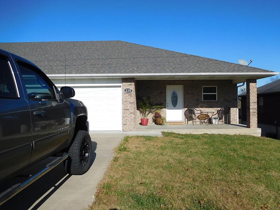 1st image of 428 W Deerwood Dr
