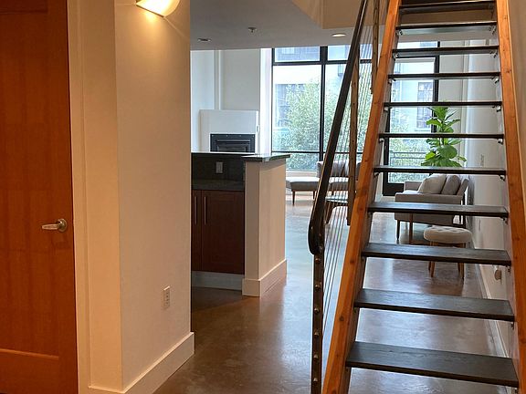 3rd image of 200 Townsend St Unit 3