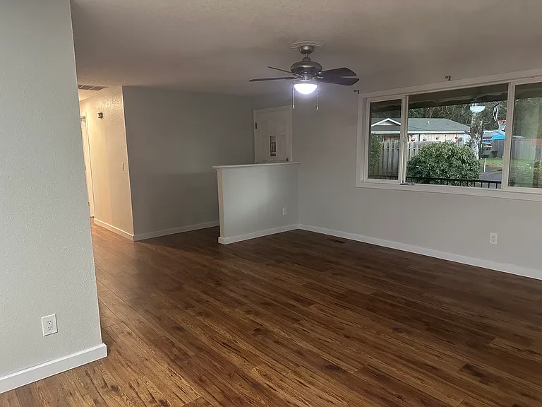 215 Brandywine Ct — Photo 1