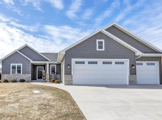 5593 N Amethyst Dr, Appleton, WI 54913