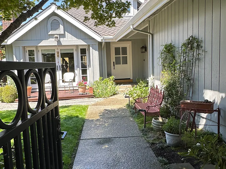 34 Tennis Club Dr — Photo 2