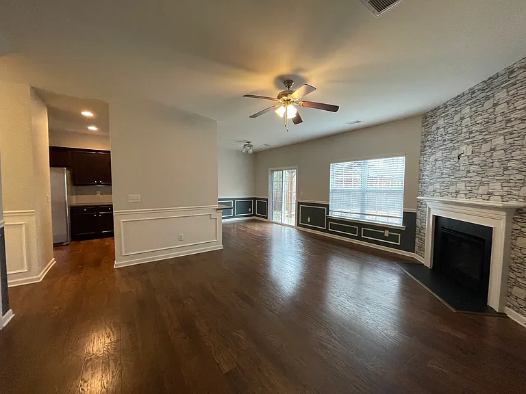 918 Rockleigh Dr — Photo 17